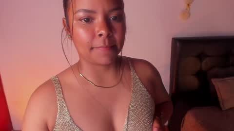 Snapshot of soytucolor chatting on 5, 1, 2025 Paula  add me on snap online show from 5, 1, 2025