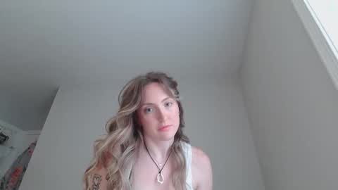 Snapshot of sp8cebunni99 chatting on 16, 9, 2025 Margo online show from 16, 9, 2025