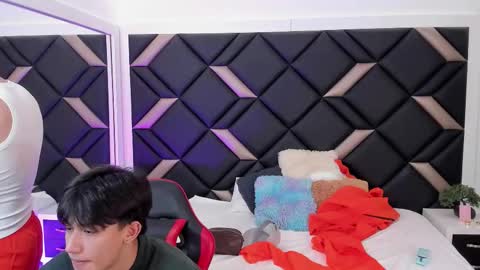 Snapshot of space_boys18 chatting on 15, 11, 2025 Gabo Lucas and Justin online show from 15, 11, 2025