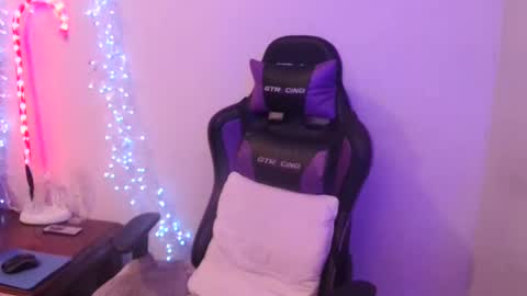 Snapshot of sparkle_pinuppp chatting on 1, 1, 2025 Tip 1 token Follow me on instagram Sparkle pinuppp online show from 1, 1, 2025