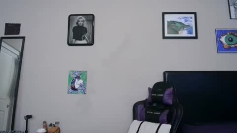 Snapshot of sparkle_pinuppp chatting on 5, 11, 2025 Tip 1 token Follow me on instagram Sparkle pinuppp online show from 5, 11, 2025