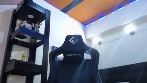 Snapshot of spartacus_cam chatting on 12, 12, 2024     online show from 12, 12, 2024