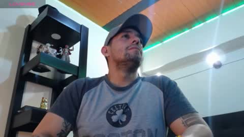 Snapshot of spartacus_cam chatting on 23, 12, 2024     online show from 23, 12, 2024