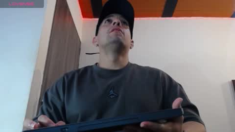 Snapshot of spartacus_cam chatting on 20, 1, 2025     online show from 20, 1, 2025