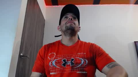 Snapshot of spartacus_cam chatting on 6, 2, 2025     online show from 6, 2, 2025