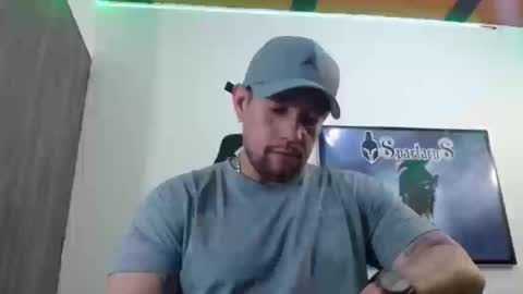 Snapshot of spartacus_cam chatting on 10, 9, 2025     online show from 10, 9, 2025