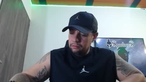 Snapshot of spartacus_cam chatting on 1, 10, 2025     online show from 1, 10, 2025