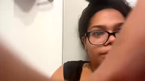 Snapshot of specialkayy06 chatting on 12, 10, 2025 Specialkayy online show from 12, 10, 2025