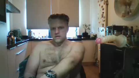 Snapshot of spectacularguy chatting on 21, 2, 2025 DutchDude online show from 21, 2, 2025