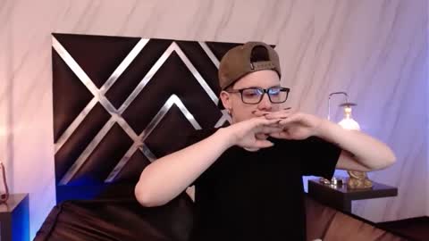 spencerm_ online show from 15, 12, 2025