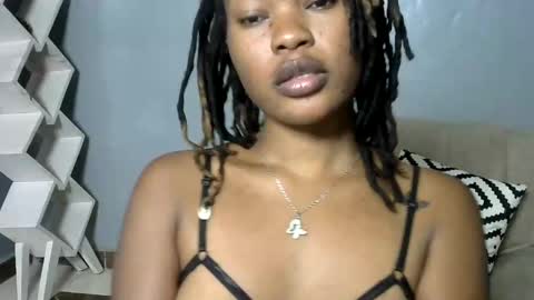 Snapshot of spicy_kerrine chatting on 27, 2, 2025 Spicy kerrine online show from 27, 2, 2025