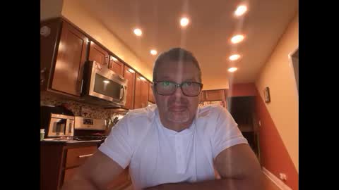 Snapshot of spike69old chatting on 21, 10, 2025 spike69old online show from 21, 10, 2025