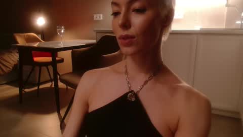 Snapshot of spiklencii chatting on 16, 10, 2025 Elizabeth online show from 16, 10, 2025