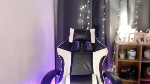 Snapshot of spoileme_babexx chatting on 10, 2, 2025 CALL ME RAINE online show from 10, 2, 2025