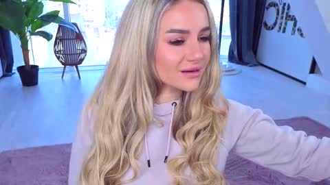 Snapshot of spoilm3mor3 chatting on 10, 10, 2025 Anna online show from 10, 10, 2025