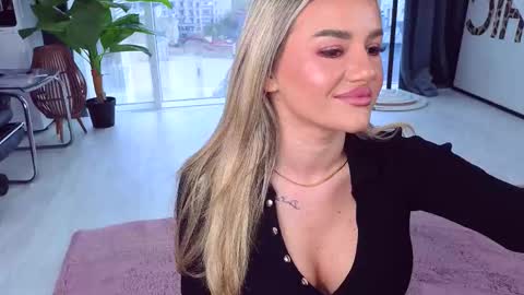 Snapshot of spoilm3mor3 chatting on 27, 10, 2025 Anna online show from 27, 10, 2025