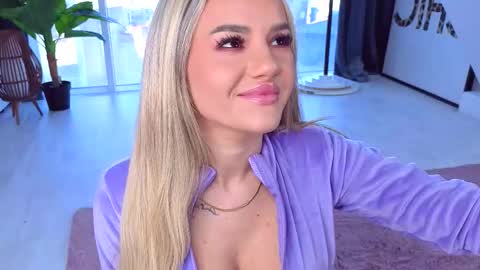 Snapshot of spoilm3mor3 chatting on 29, 10, 2025 Anna online show from 29, 10, 2025