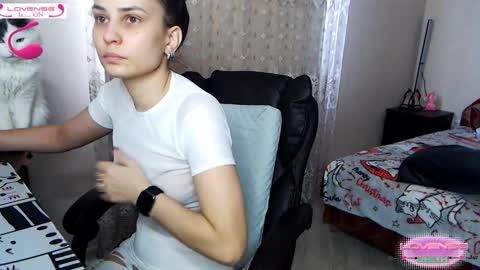 Tips are the best compliment to a woman online show from 3, 2, 2026