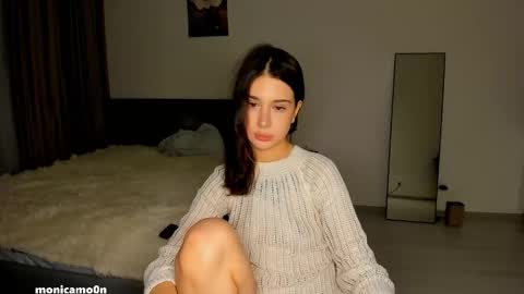 Snapshot of ssash1mii chatting on 5, 12, 2024 Hey guys i miss you so much online show from 5, 12, 2024