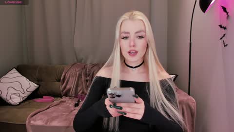 Snapshot of ssashagarter chatting on 5, 12, 2024 Alexandra online show from 5, 12, 2024