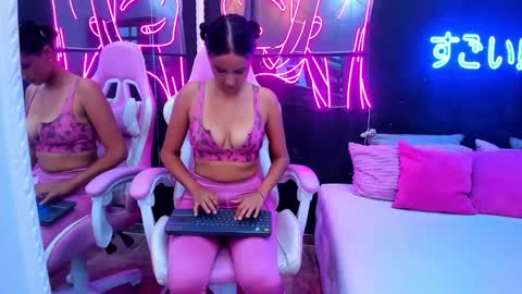 staarlightt online show from 24, 9, 2025