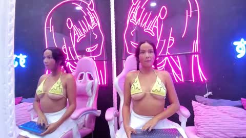 staarlightt online show from 4, 10, 2025