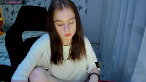 Stacey GMT5 Mo Tu We Th Fr Sa 3am -10am online show from 27, 1, 2025