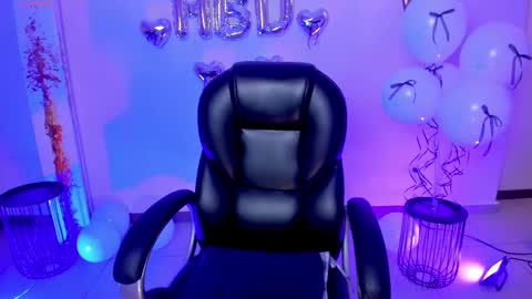 Stacy Woods online show from 1, 3, 2025