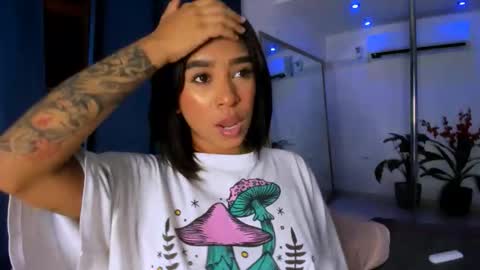 Snapshot of stan_blu chatting on 19, 12, 2025 stan_blu online show from 19, 12, 2025