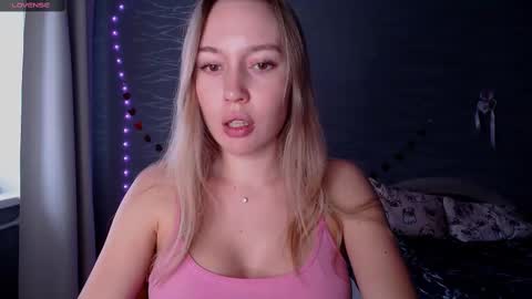 Snapshot of star_and_jane_ chatting on 4, 3, 2025 star_and_jane_ online show from 4, 3, 2025