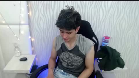 Snapshot of star_boyx chatting on 1, 3, 2025 star_boyx online show from 1, 3, 2025