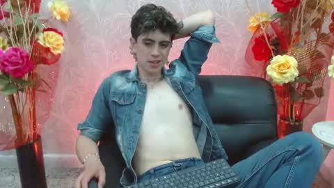 Snapshot of star_boyx chatting on 6, 3, 2025 star_boyx online show from 6, 3, 2025