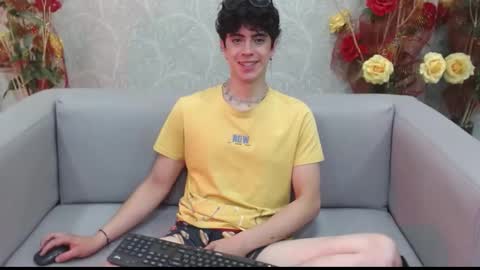 Snapshot of star_boyx chatting on 11, 9, 2025 star_boyx online show from 11, 9, 2025