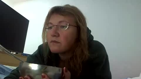 starlagurl online show from 6, 12, 2024