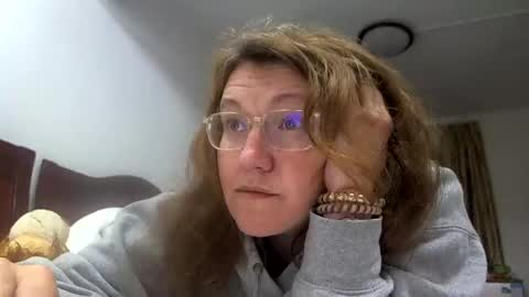 starlagurl online show from 10, 3, 2025