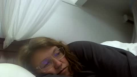 starlagurl online show from 10, 3, 2025