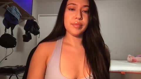 starlitdreams777 online show from 1, 3, 2025