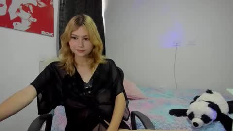 Snapshot of starmoonly chatting on 1, 12, 2025 starmoonly online show from 1, 12, 2025