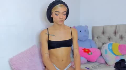 stassiebell online show from 7, 12, 2024