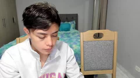 Snapshot of steban_and_kim chatting on 14, 2, 2025 steban and kim online show from 14, 2, 2025