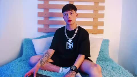 Steev online show from 1, 1, 2025