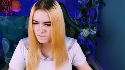 Snapshot of stef_nicks chatting on 21, 10, 2025 stef_nicks online show from 21, 10, 2025