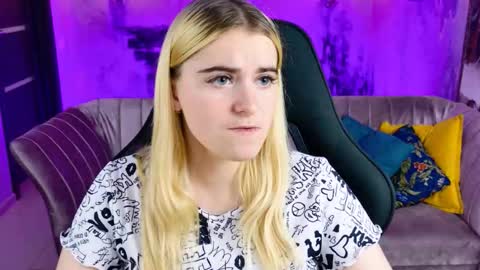 Snapshot of stef_nicks chatting on 22, 10, 2025 stef_nicks online show from 22, 10, 2025