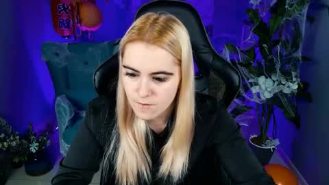 Snapshot of stef_nicks chatting on 26, 10, 2025 stef_nicks online show from 26, 10, 2025