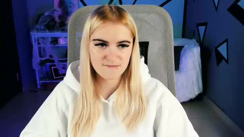 Snapshot of stef_nicks chatting on 28, 10, 2025 stef_nicks online show from 28, 10, 2025