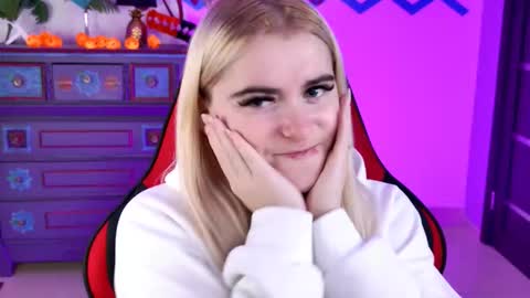 Snapshot of stef_nicks chatting on 29, 10, 2025 stef_nicks online show from 29, 10, 2025