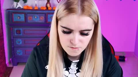 Snapshot of stef_nicks chatting on 30, 10, 2025 stef_nicks online show from 30, 10, 2025