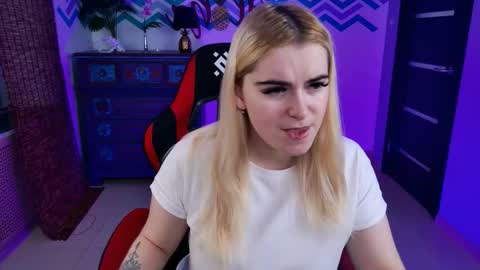 Snapshot of stef_nicks chatting on 23, 11, 2025 stef_nicks online show from 23, 11, 2025