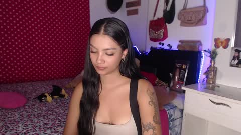 Im MiaIts my first day here  online show from 18, 12, 2024