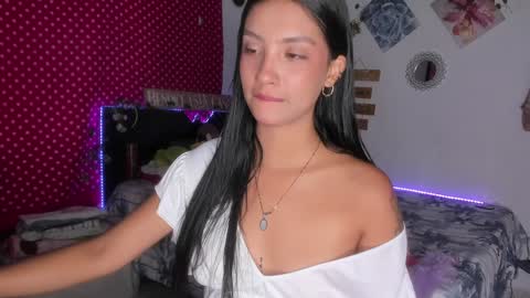 Im MiaIts my first day here  online show from 16, 1, 2025